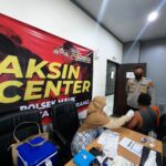 Kapolsek Mauk Polresta Tangerang Monitoring Gerai Vaksin Booster di PLTU Lontar Kemiri