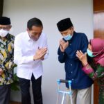 Presiden Jokowi Jenguk Buya Syafii di Sleman