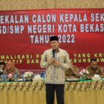 PLT WALI KOTA BEKASI BERI ARAHAN PEMBEKALAN CALON KEPSEK