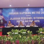 Kapolda memberikan arahan ke Satker Binmas Jajaran Polda Metro Jaya.